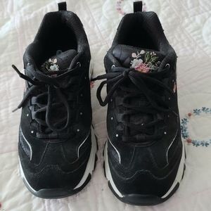 Skechers D'Lites Black Floral Memory Foam Size 9